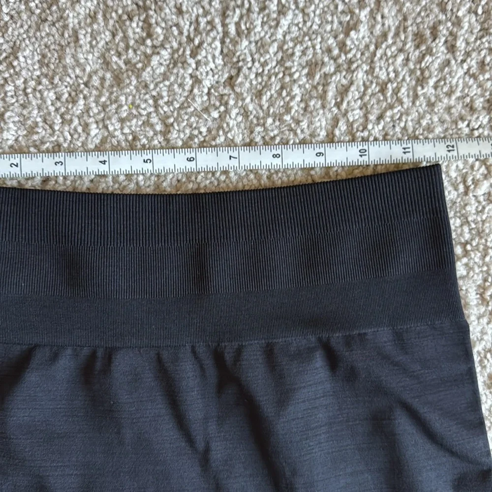 Women’s Best Black Biker Workout Shorts size Small - Picture 4 of 6